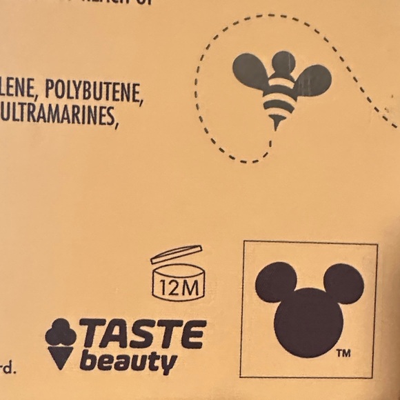 3/$60 🌸 Disney Winnie the Pooh Eyeshadow Palette - Yellow - Picture 2 of 9